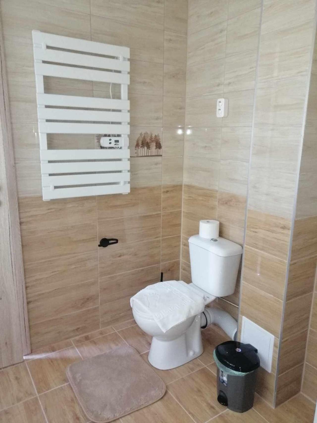 Blueline Motel ยาสซ์แบร์รีนย์ ภายนอก รูปภาพ